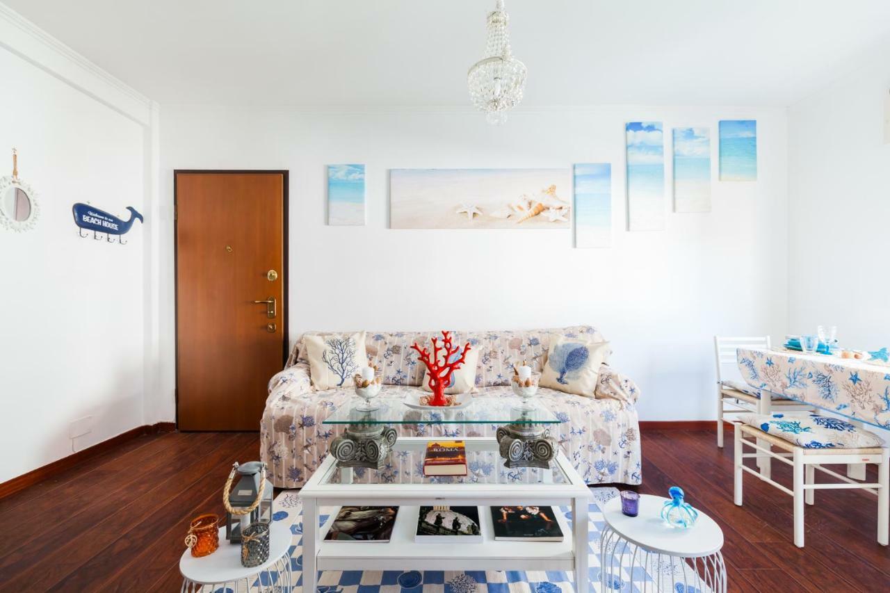 Titty Beach House Санта-Маринелла Екстер'єр фото